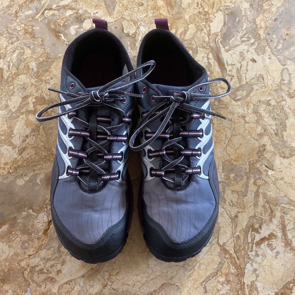 Women’s Merrell shoe
